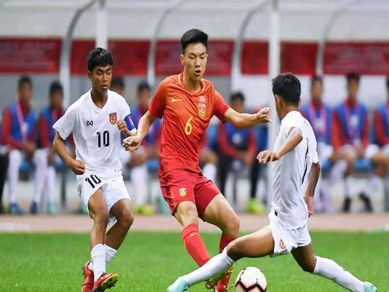 马德兴:U17国足2-0乌兹别克斯坦队,赵松源和张伯霖各入一球